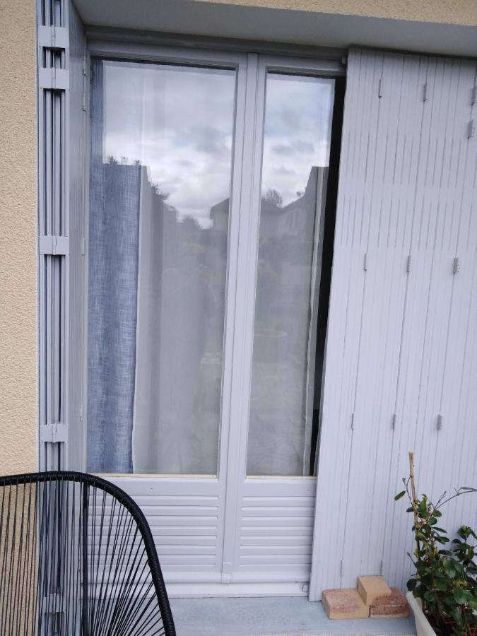 Chez Myla Chambre Avec Tv Ecran Plat Et Salle De Bain Privative Bourges Bagian luar foto